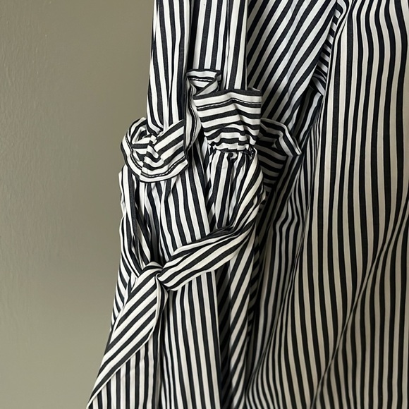 Neiman Marcus Striped Long Sleeve Blouse with Bell Sleeves Blue & White New - Picture 3 of 12